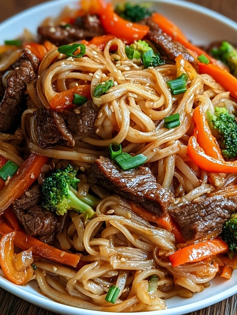 Reisnudeln mit Rindfleisch und Gemüse